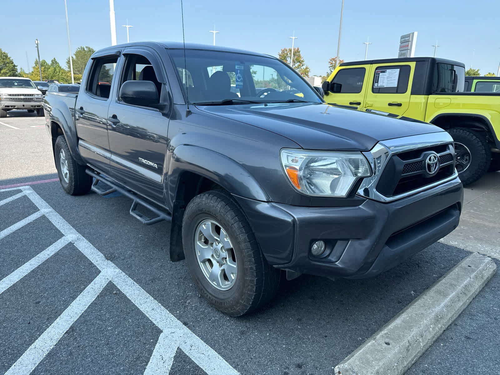 Used 2015 Toyota Tacoma Base with VIN 5TFLU4EN4FX114578 for sale in Little Rock