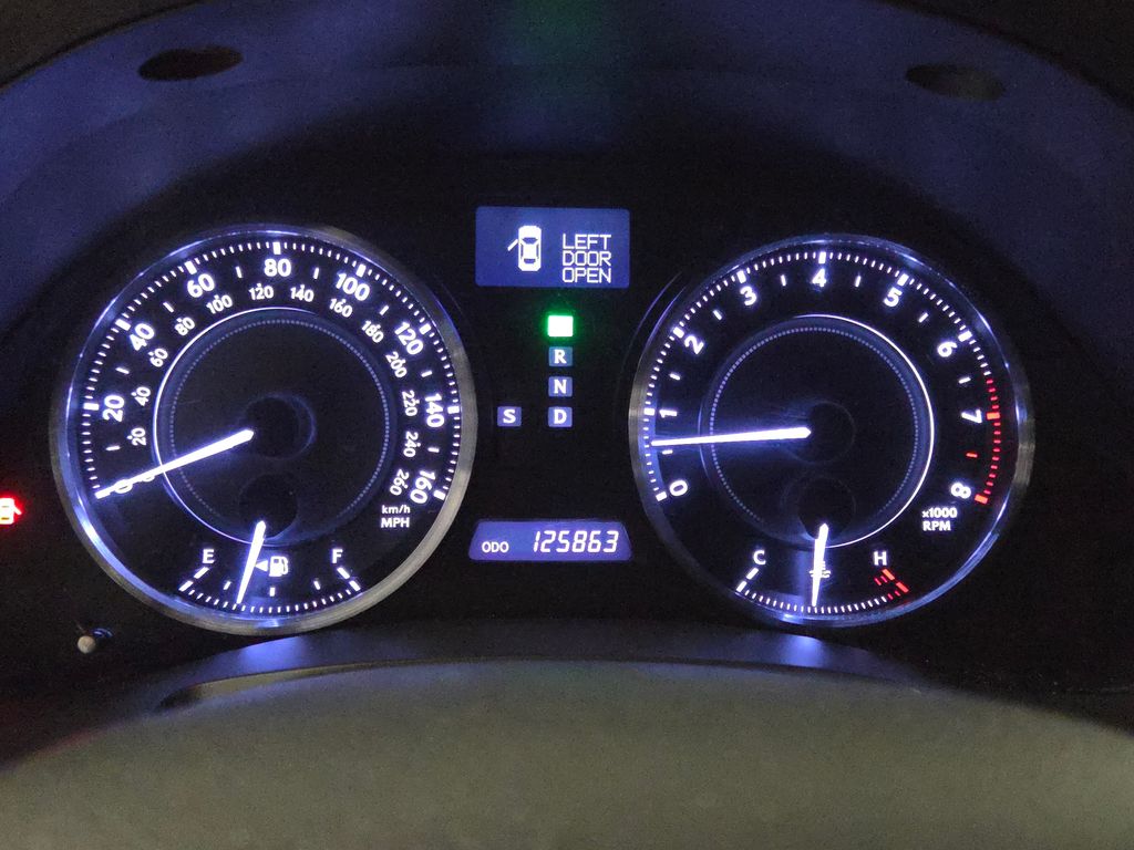 2013 Lexus IS 350 photo 19