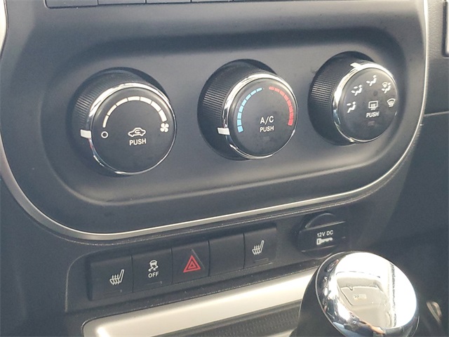 2014 Jeep Compass Latitude photo 16