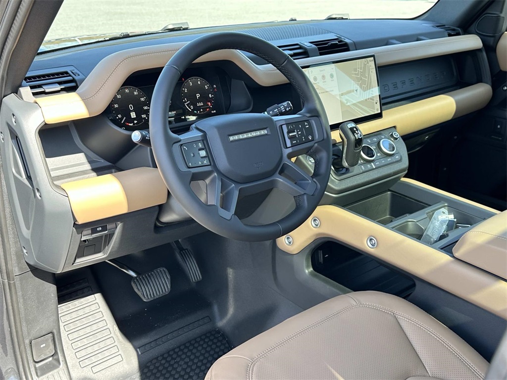 2025 Land Rover Defender 90 S photo 2