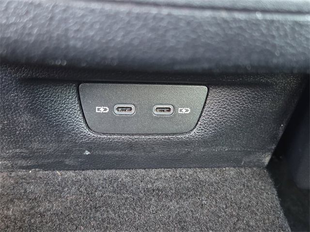 2024 Volkswagen Golf GTI SE photo 11