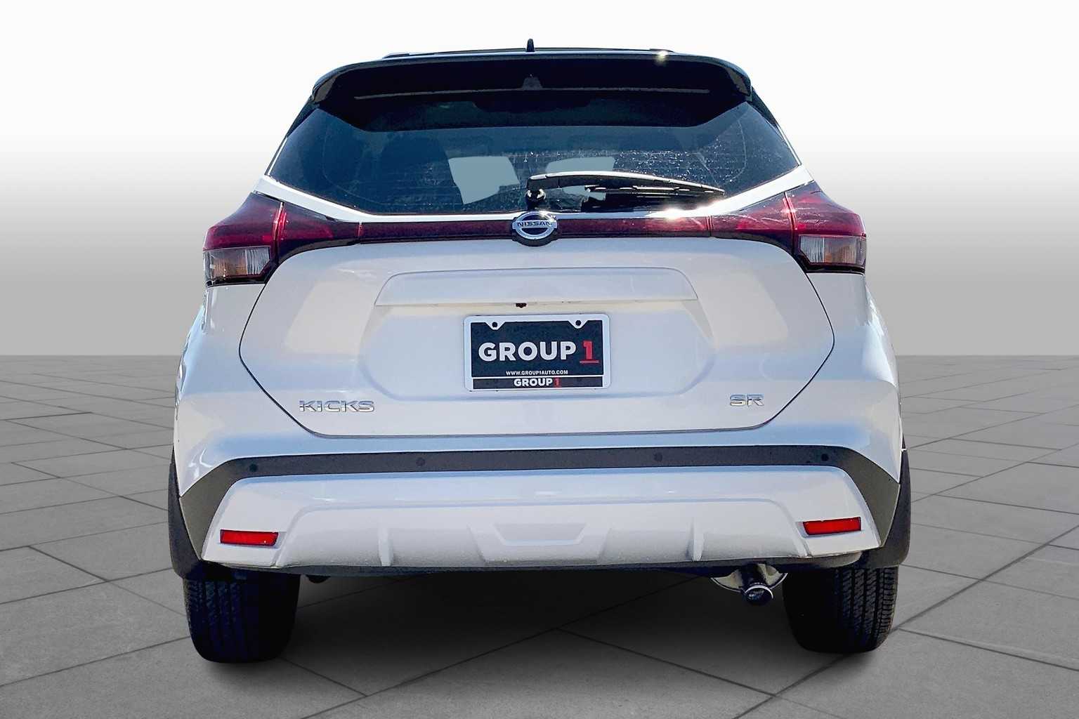 2021 Nissan Kicks SR photo 4