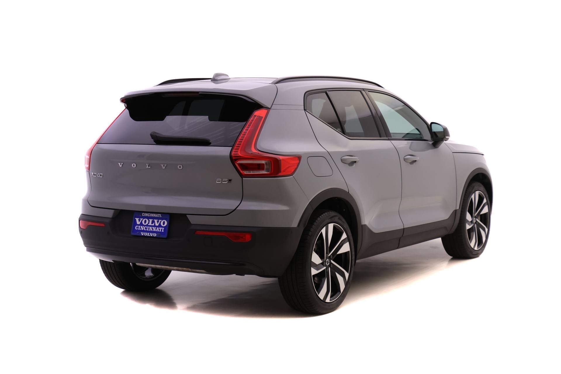 2024 Volvo XC40 Plus photo 4