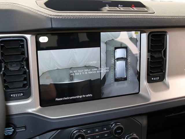 2025 Ford Bronco Outer Banks photo 21