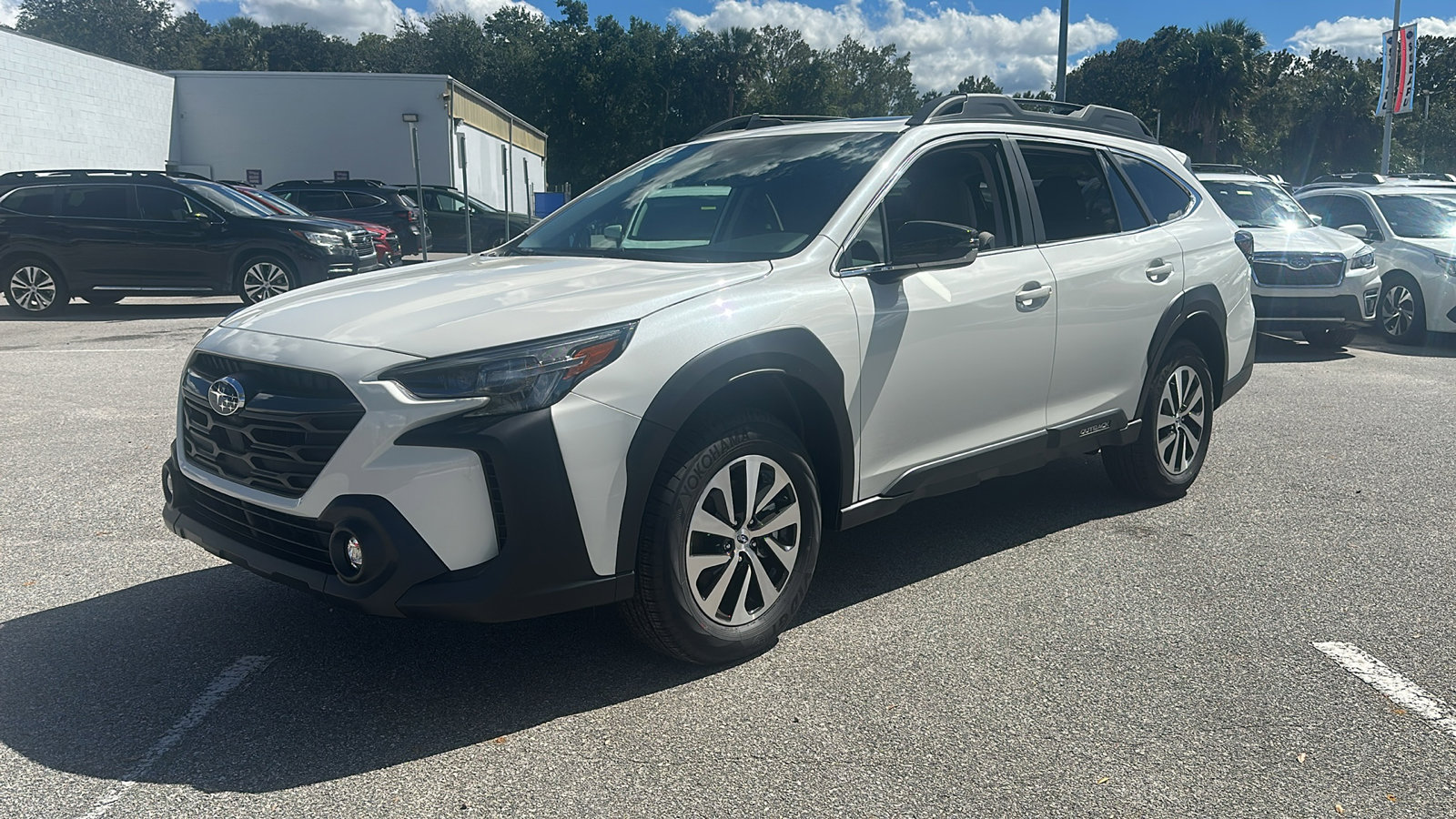 2025 Subaru Outback Premium photo 3