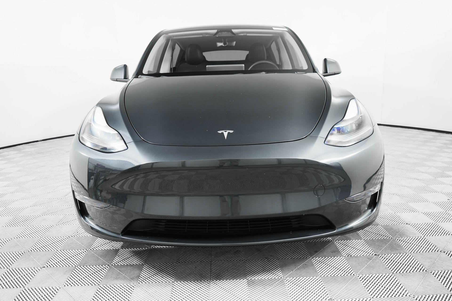 2024 Tesla Model Y Long Range photo 2
