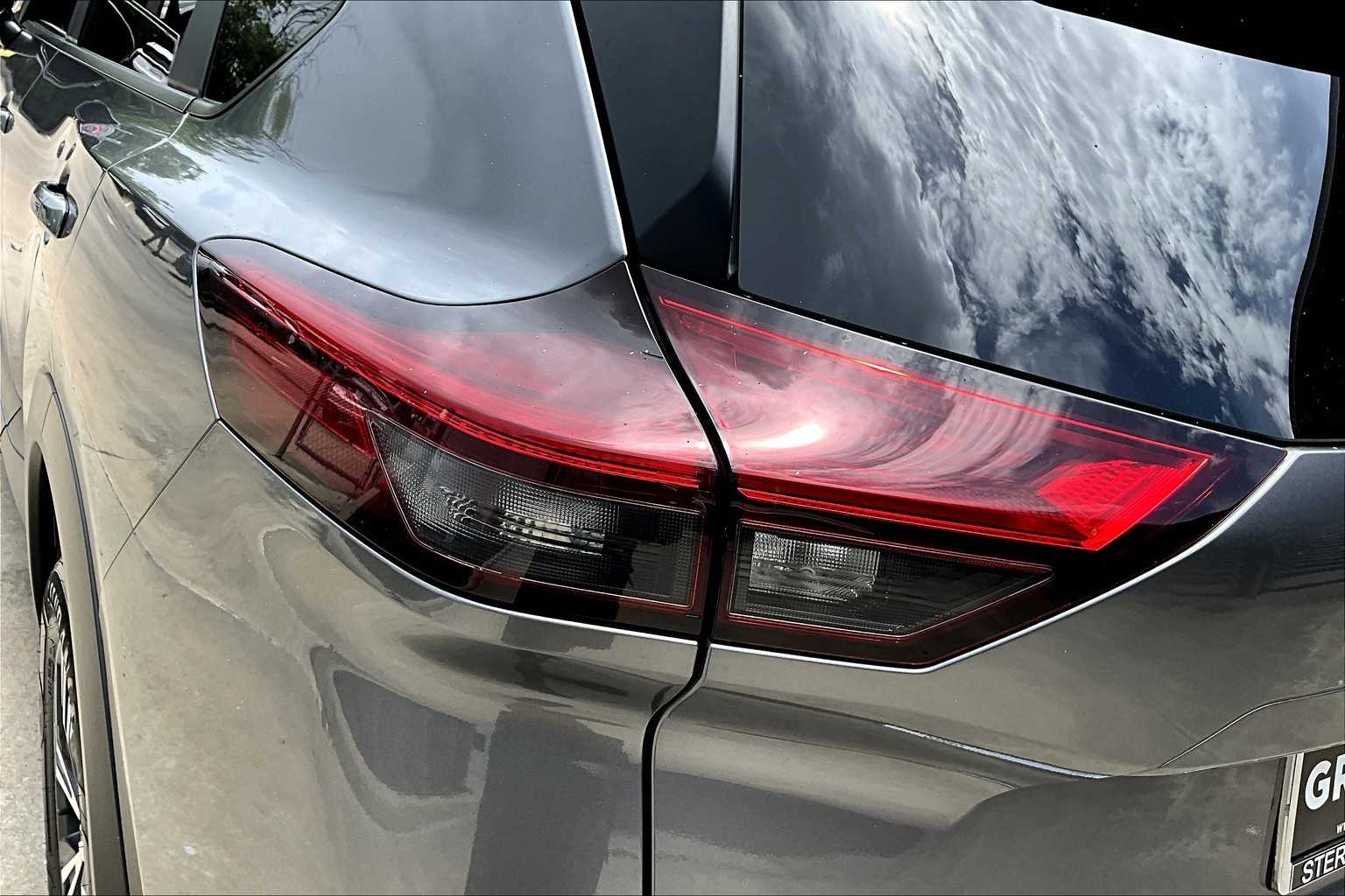 2023 Nissan Rogue SV photo 26