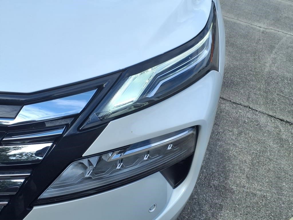 2025 Nissan Rogue Platinum photo 3