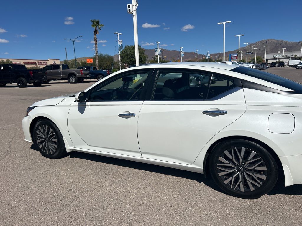 2023 Nissan Altima 2.5 SV photo 17