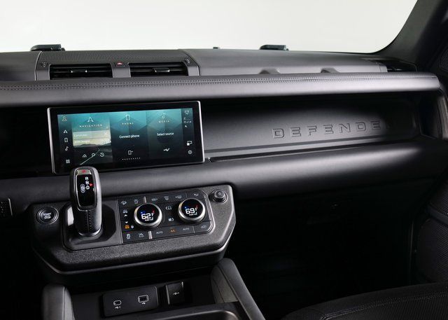 2024 Land Rover Defender 110 X-Dynamic SE photo 13