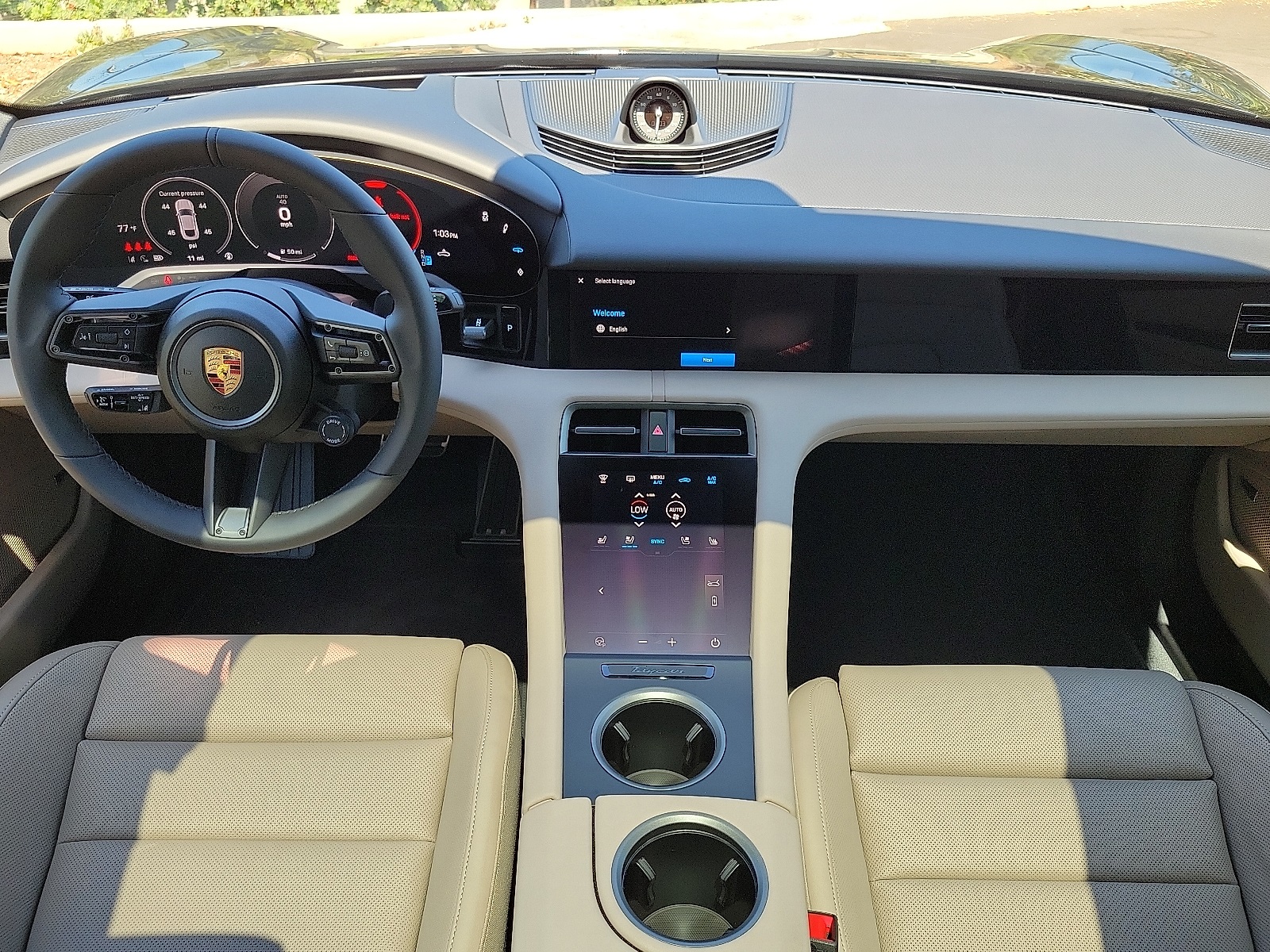 2025 Porsche Taycan photo 12