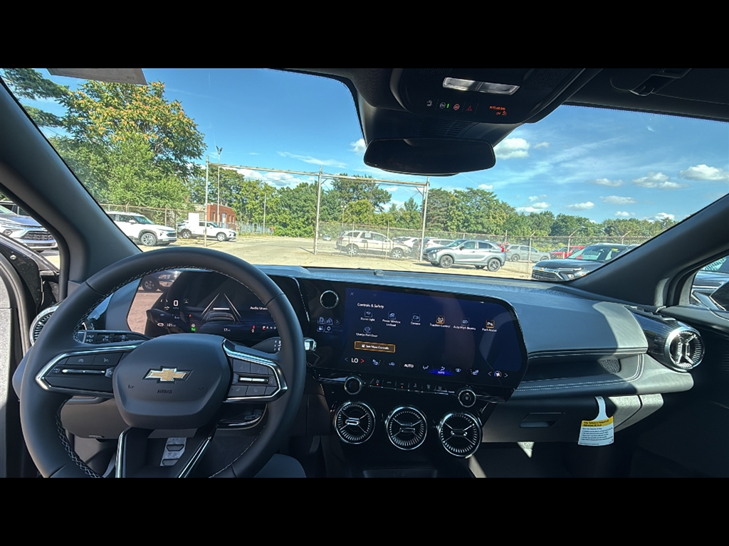 2025 Chevrolet Blazer EV photo 8
