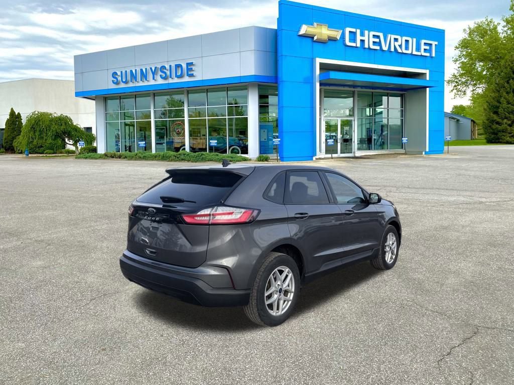 2021 Ford Edge SE photo 4