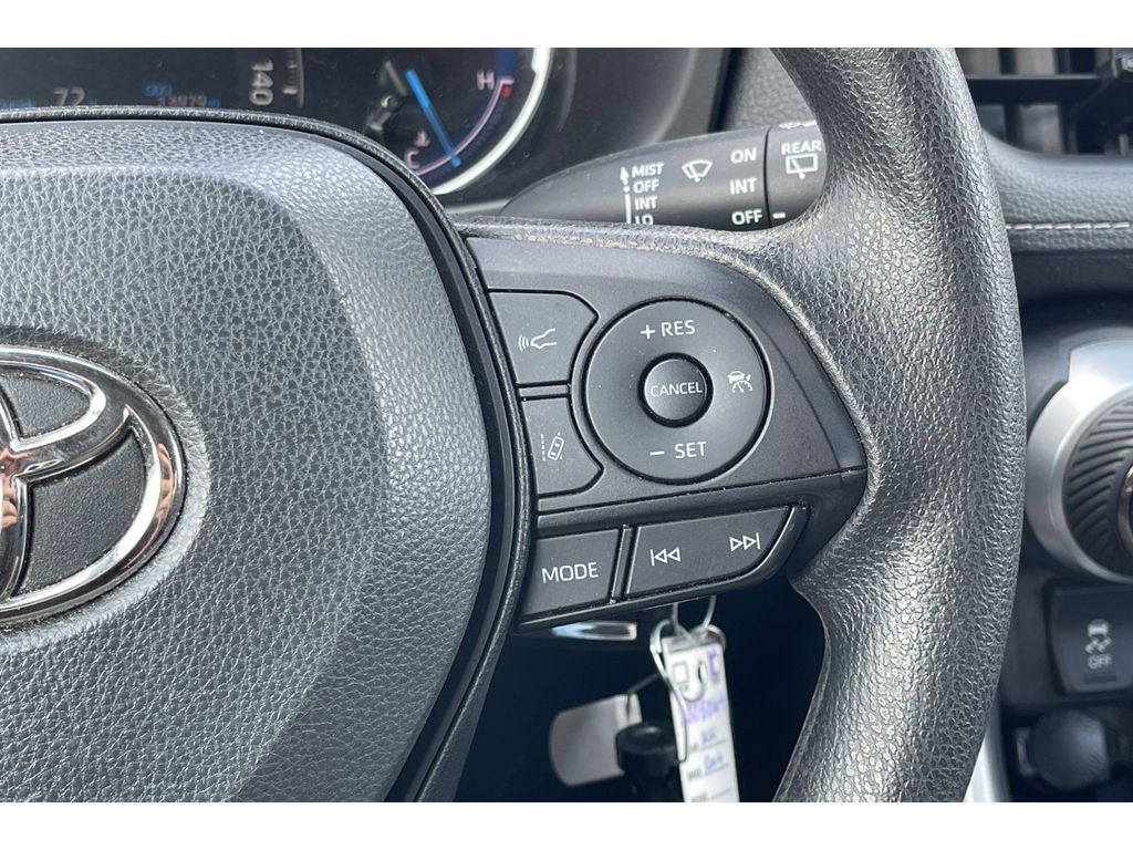 2024 Toyota RAV4 Hybrid LE photo 32