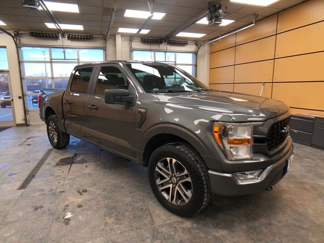 2021 Ford F-150 XL's photo