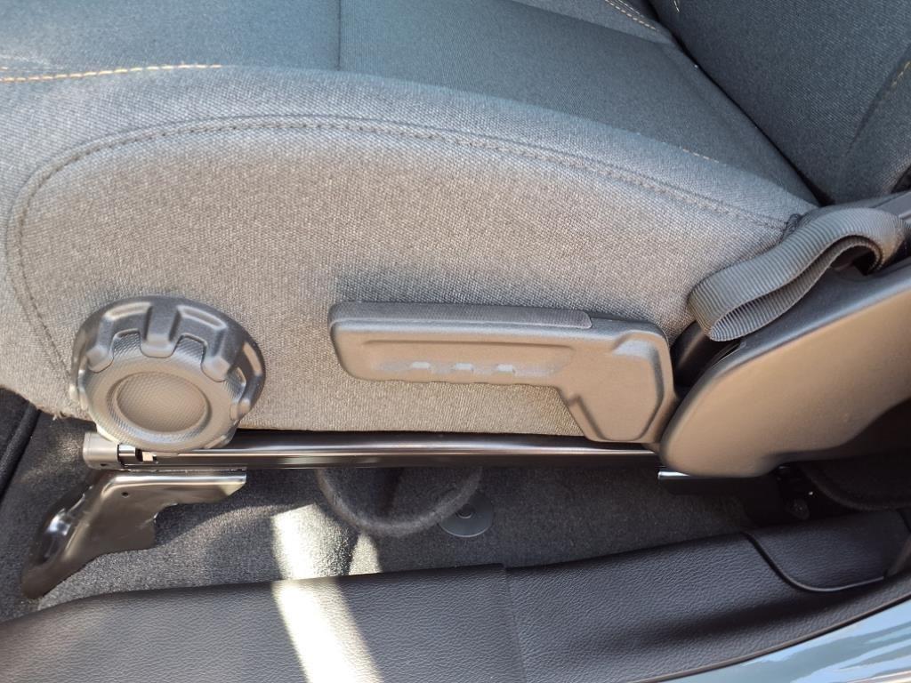 2025 Jeep Wrangler Sport S photo 4