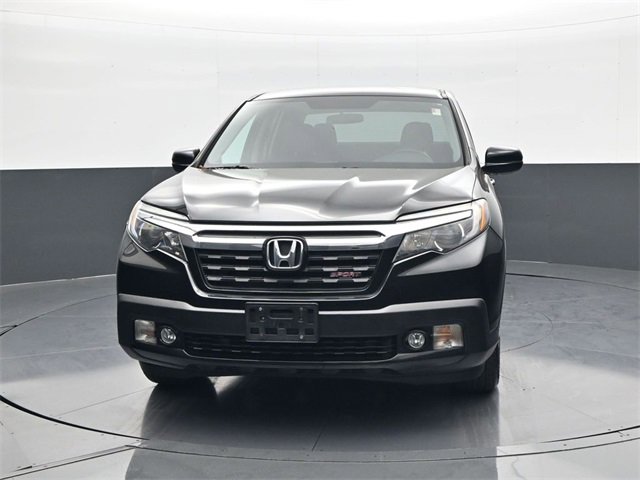 2017 Honda Ridgeline Sport photo 2