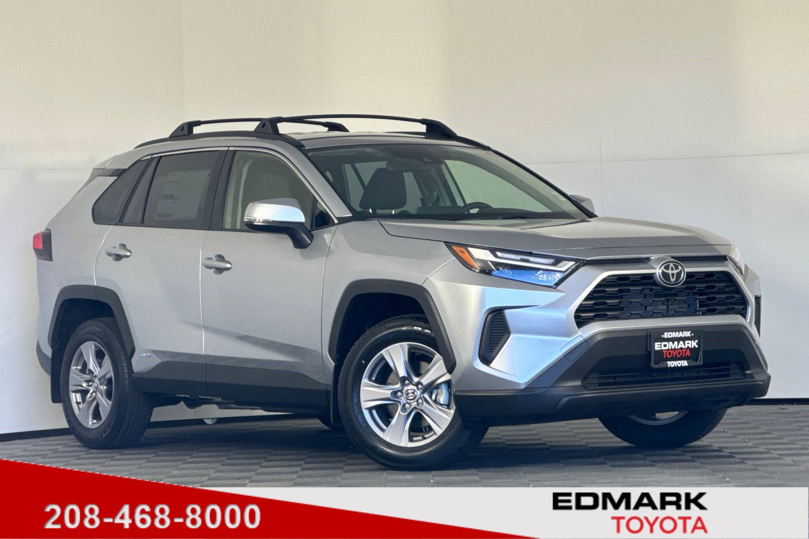 2025 Toyota RAV4 XLE's photo