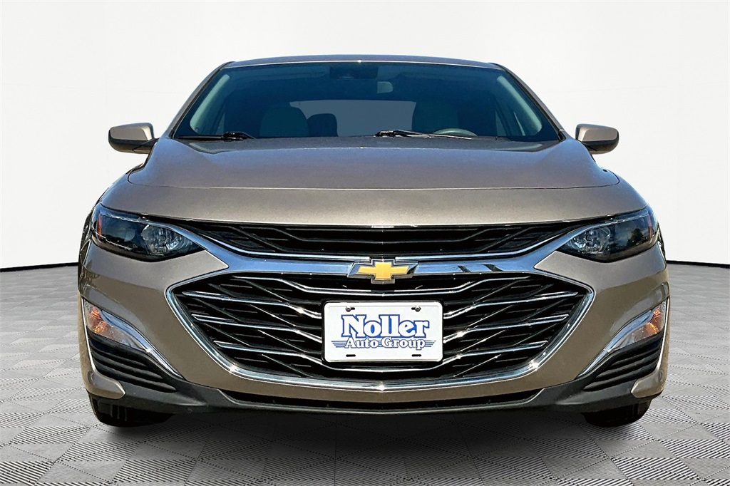 2022 Chevrolet Malibu LS photo 3