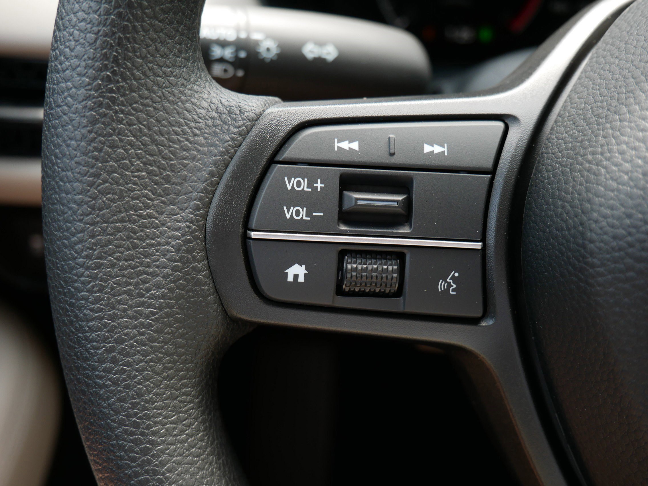 2026 Honda HR-V LX photo 9