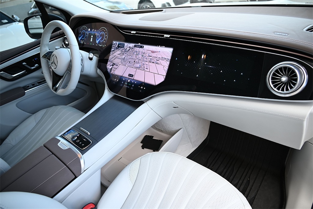 2024 Mercedes Benz EQS SUV 450 photo 7