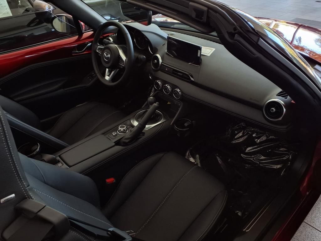 2025 Mazda MX-5 Miata Miata Grand Touring photo 11