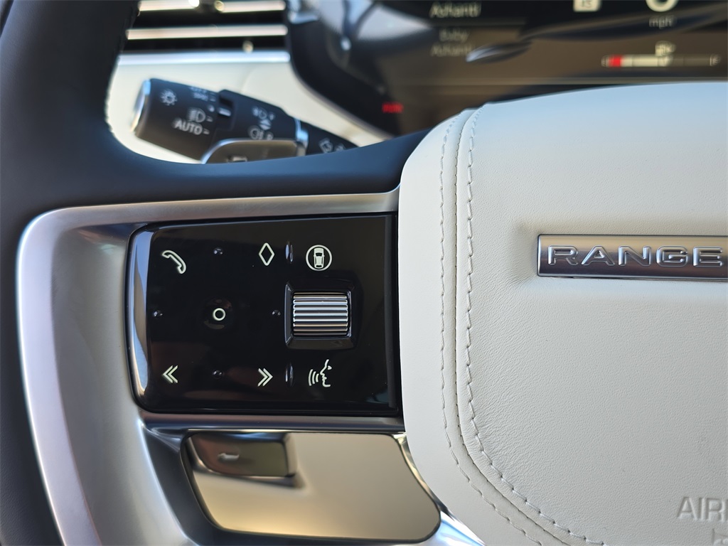 2025 Land Rover Range Rover SE photo 16