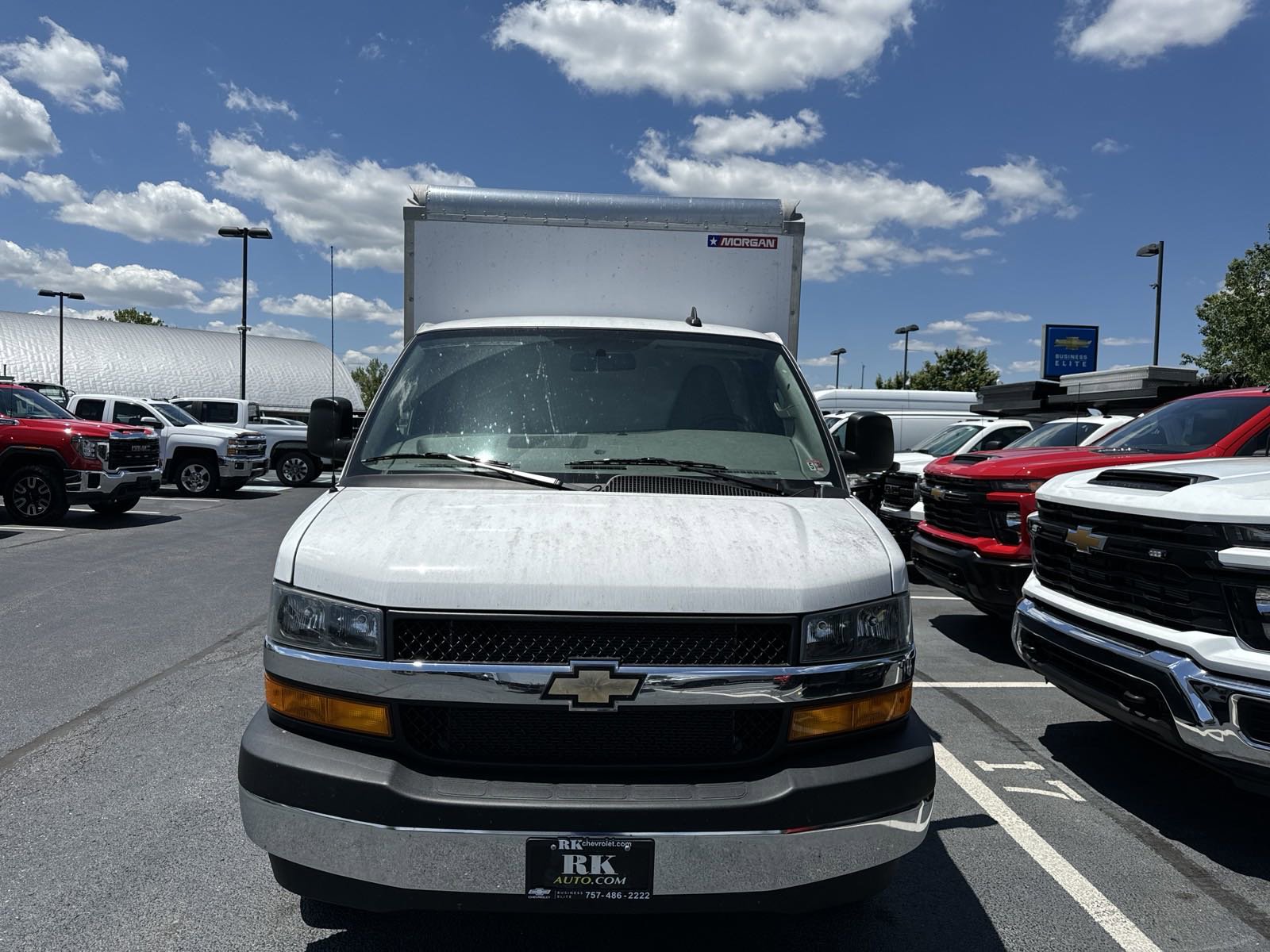 2023 Chevrolet Express Cutaway 3500 photo 3
