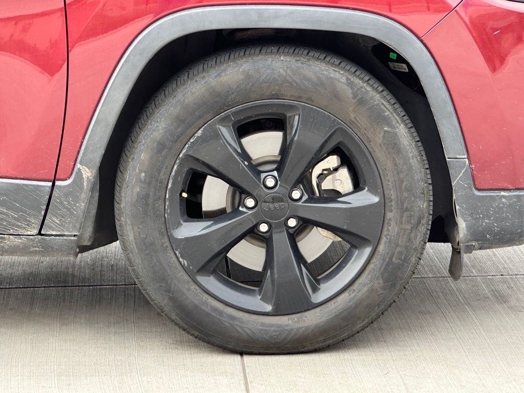 2020 Jeep Cherokee Altitude photo 3