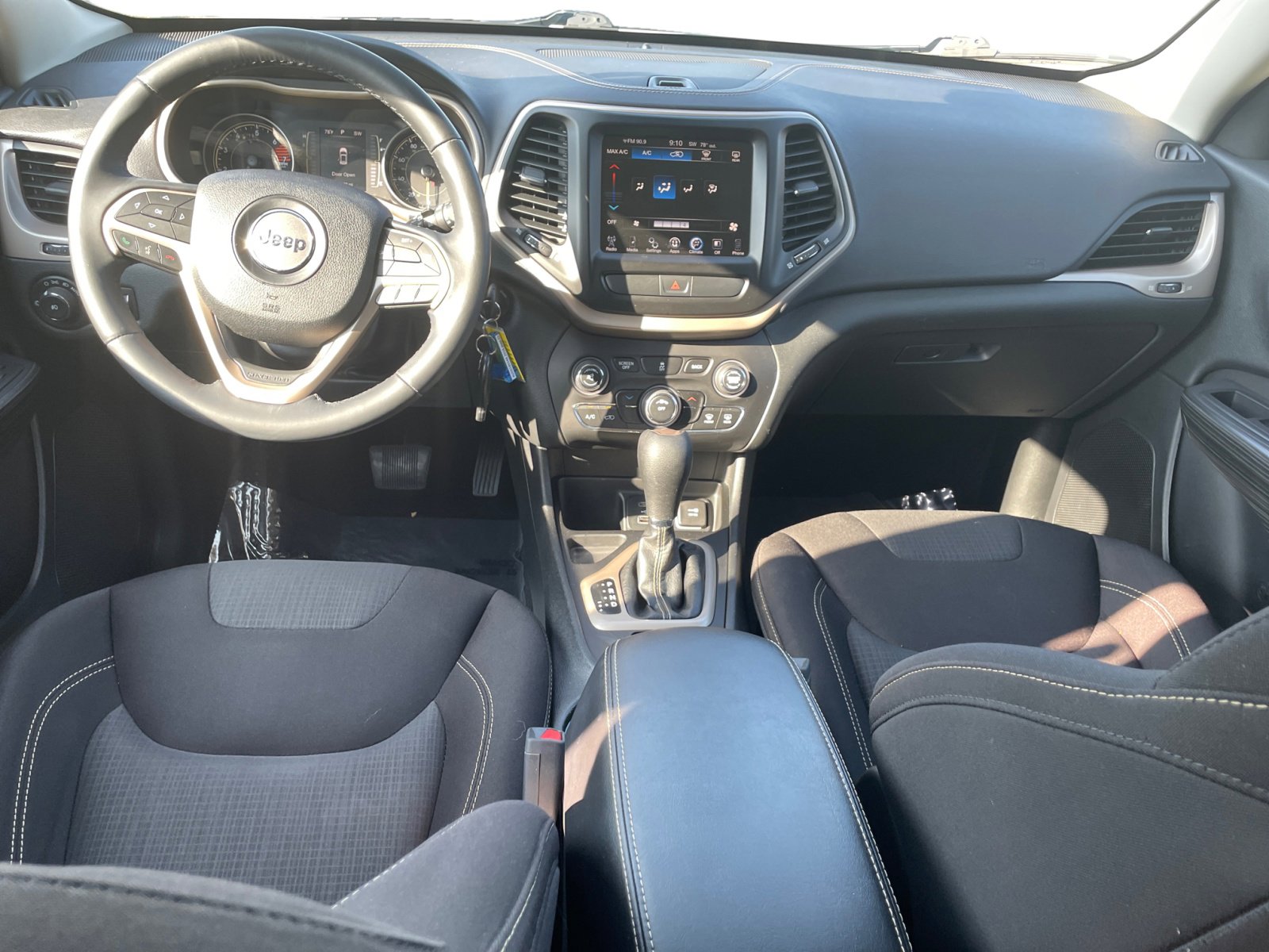 2016 Jeep Cherokee Latitude photo 14