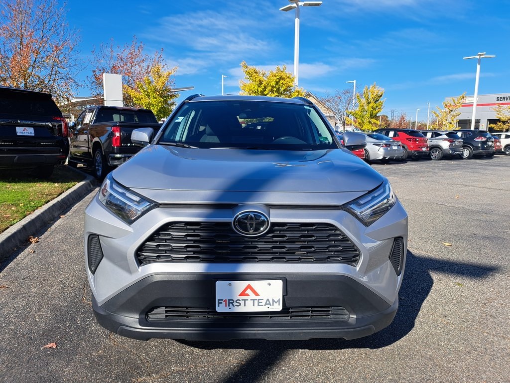 2023 Toyota RAV4 XLE photo 3