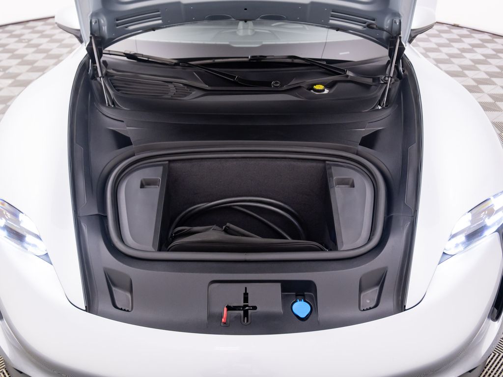 2021 Porsche Taycan Base photo 25