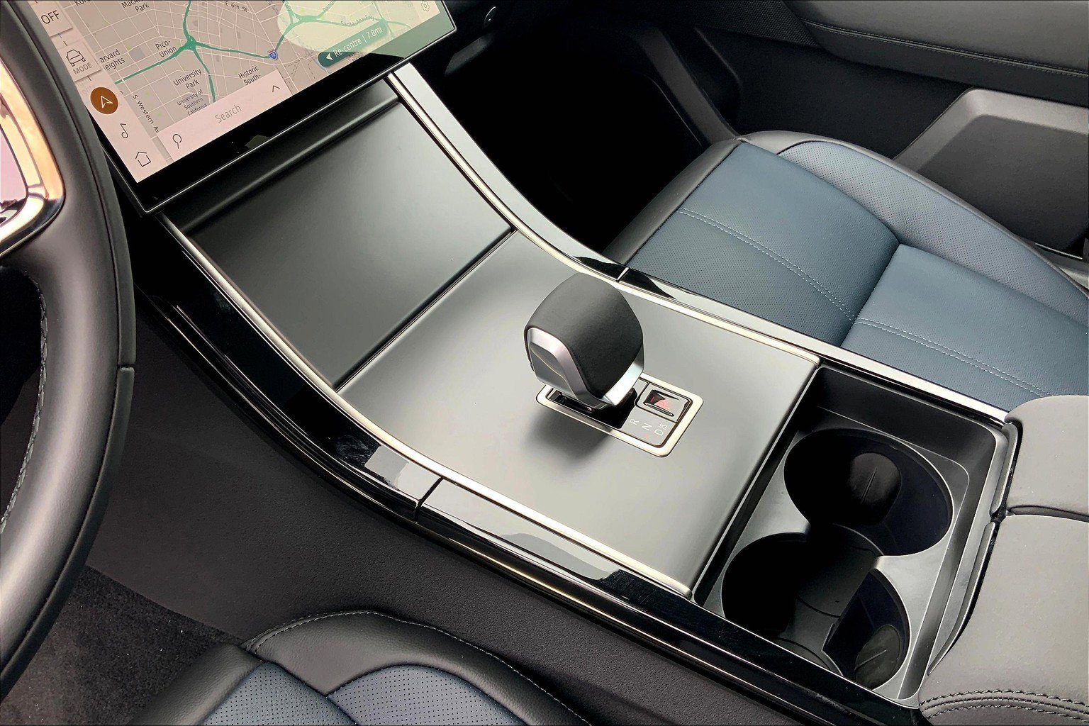2026 Land Rover Range Rover Velar S photo 6