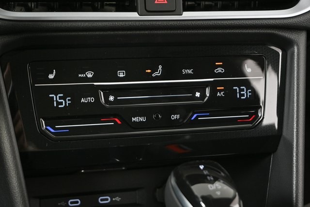 2025 Volkswagen Taos SE photo 14