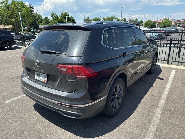 2022 Volkswagen Tiguan SE photo 2