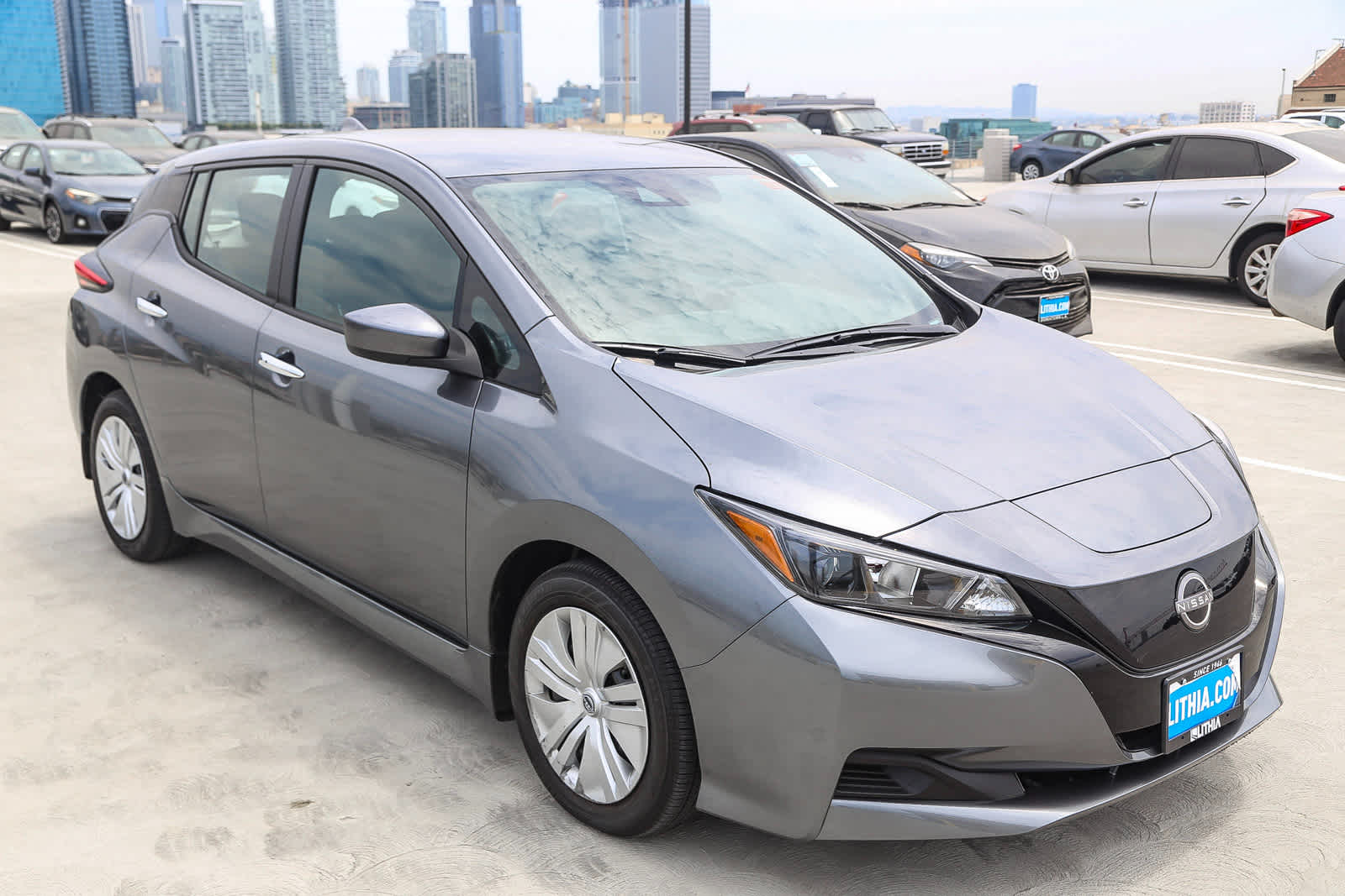 2025 Nissan Leaf S photo 3
