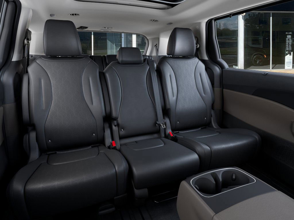 2026 Kia Carnival SX photo 16