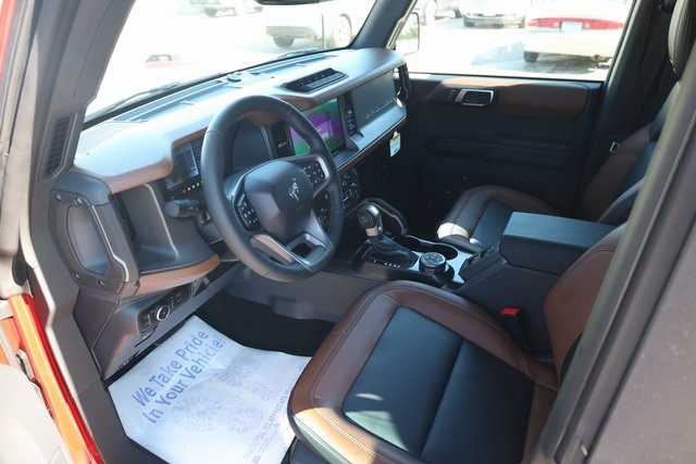 2024 Ford Bronco Outer Banks photo 9
