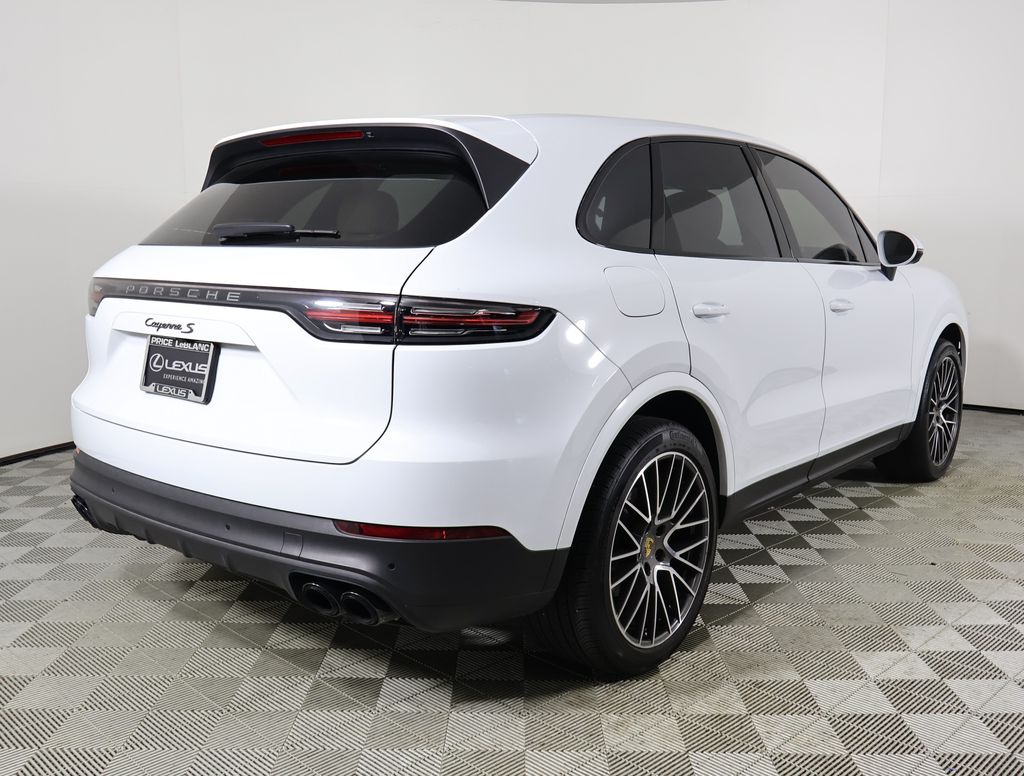 2023 Porsche Cayenne S Platinum Edition photo 5