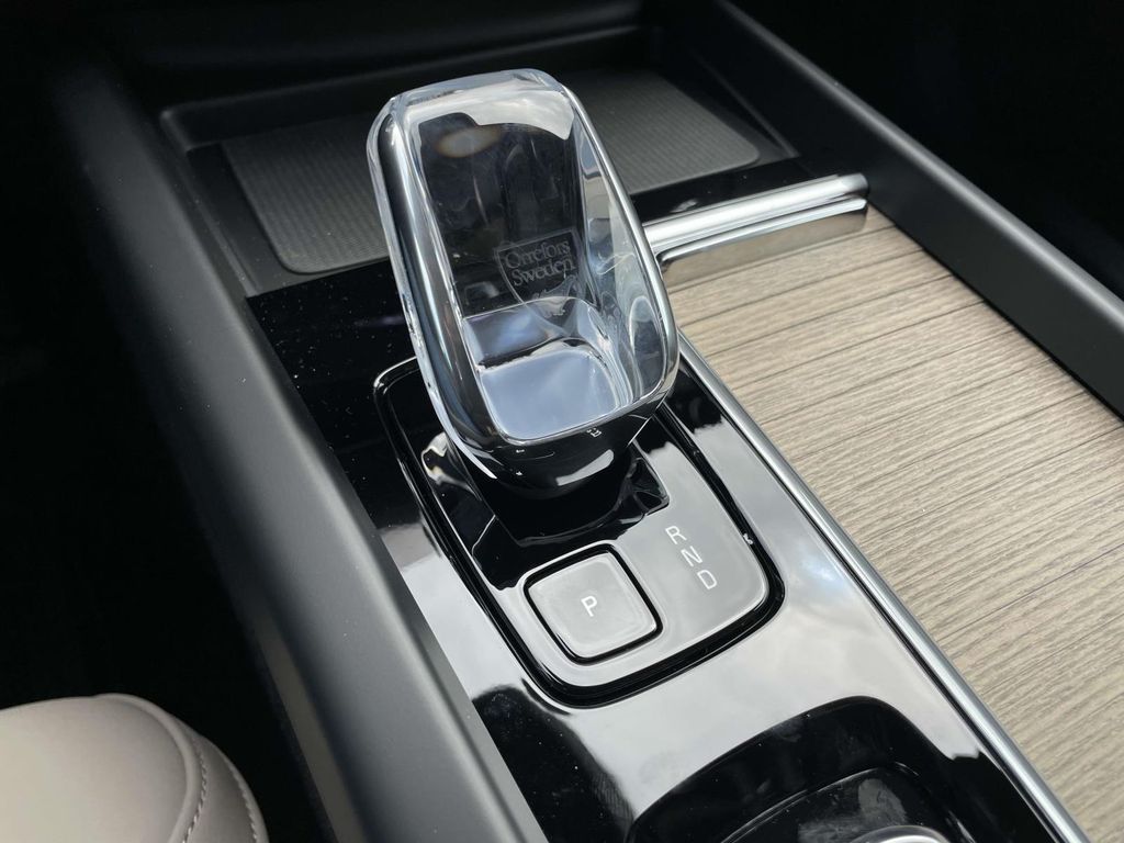2026 Volvo XC60 B5 Core photo 22