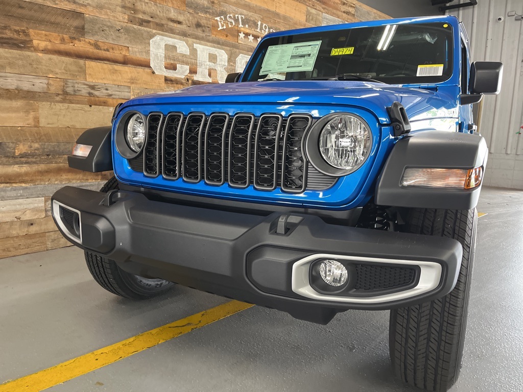 2025 Jeep Gladiator Sport S photo 4