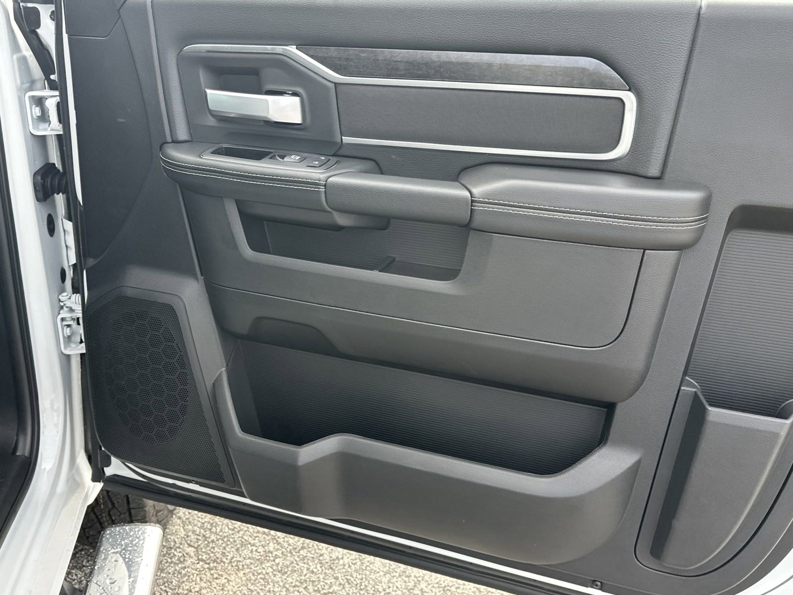 2024 Ram 3500 SLT photo 15