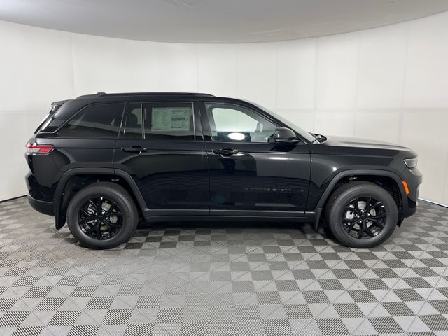 2025 Jeep Grand Cherokee Altitude X photo 4