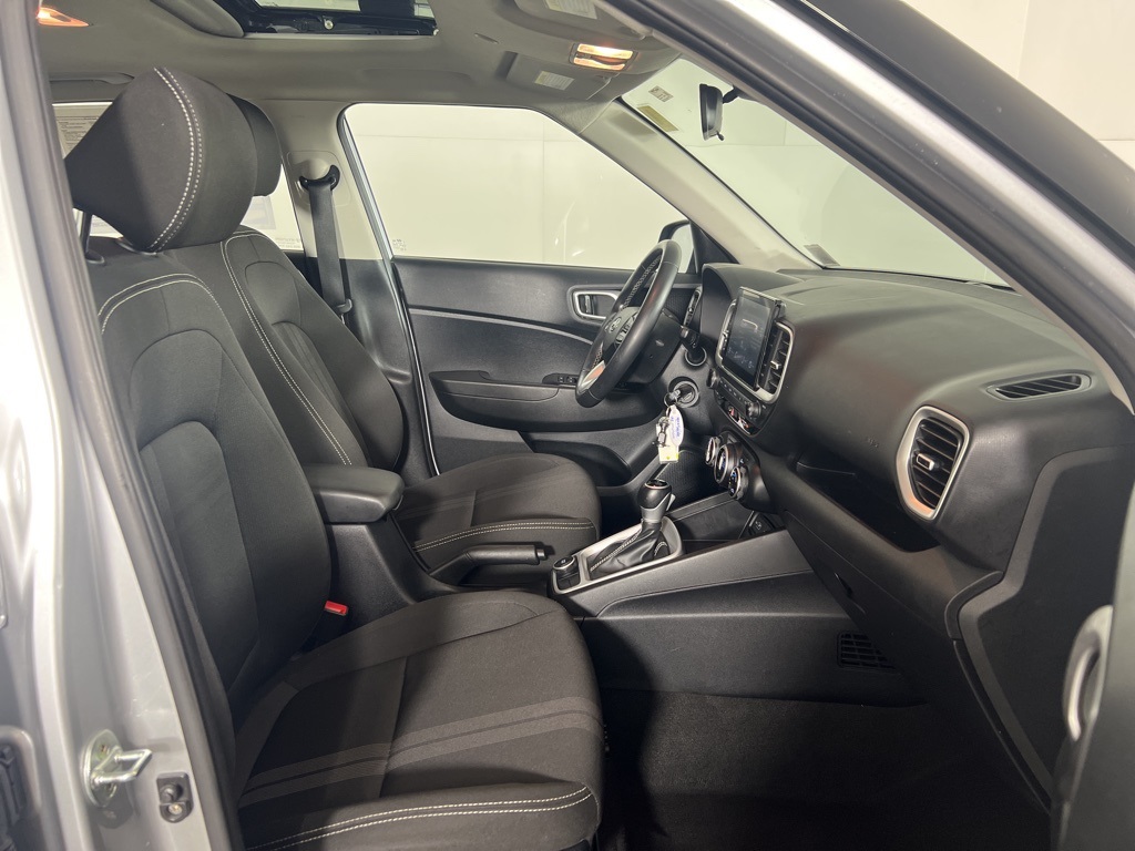 2022 Hyundai Venue SEL Limited photo 4
