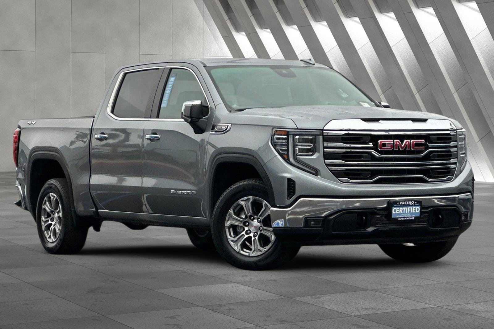 2025 GMC Sierra 1500 SLT's photo