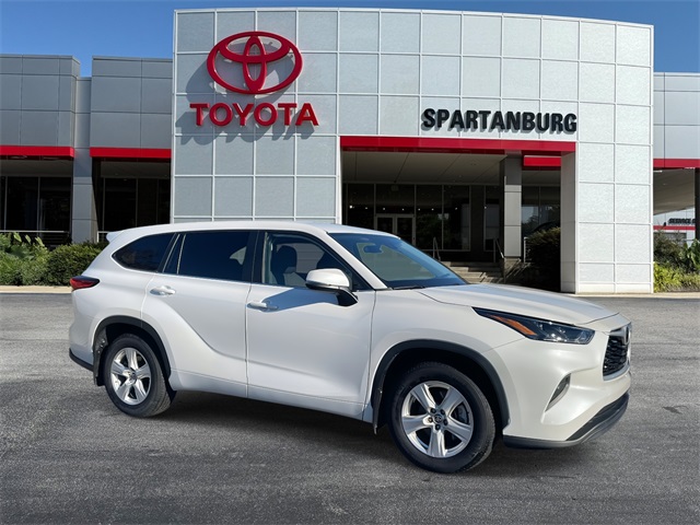 2023 Toyota Highlander L's photo