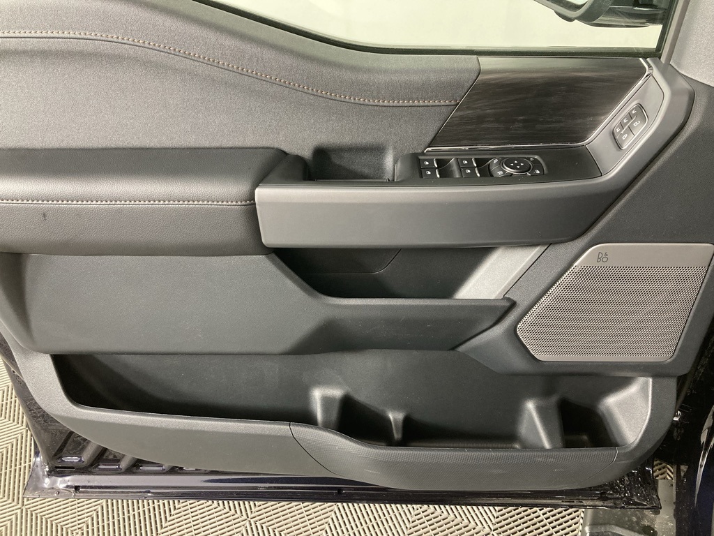 2025 Ford F-150 Lariat photo 11