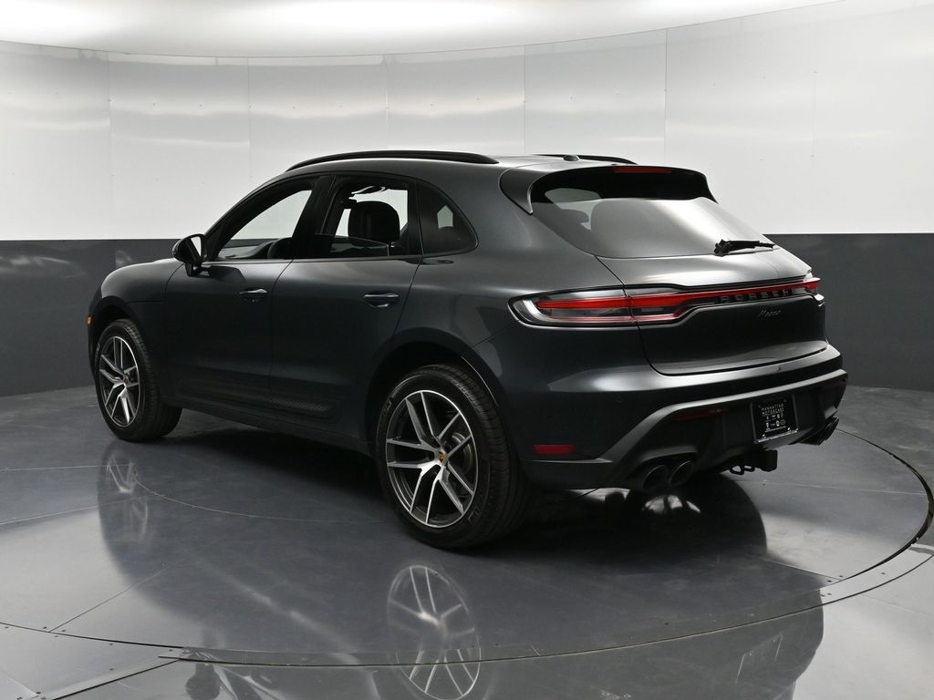 2025 Porsche Macan T photo 2