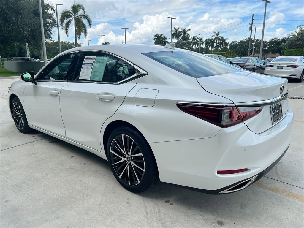 2024 Lexus ES 350 Premium photo 4