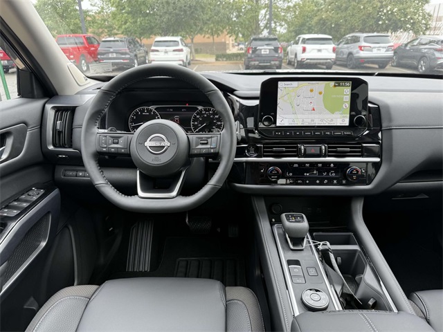 2025 Nissan Pathfinder SL photo 17